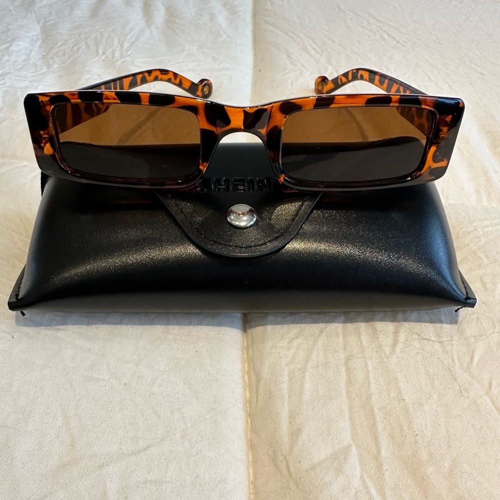Shein Squared Framed Tinted Sunglasses - Picture 4 of 7
